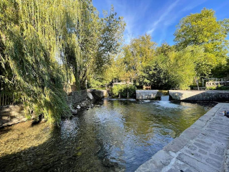 Les Pieds Dans L'Eau - Moret Centre Exterior photo